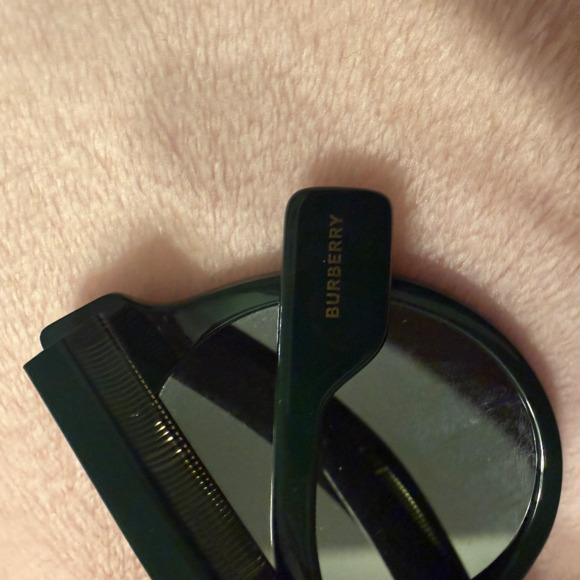 Burberry Sunglasses - Picture 4 of 6